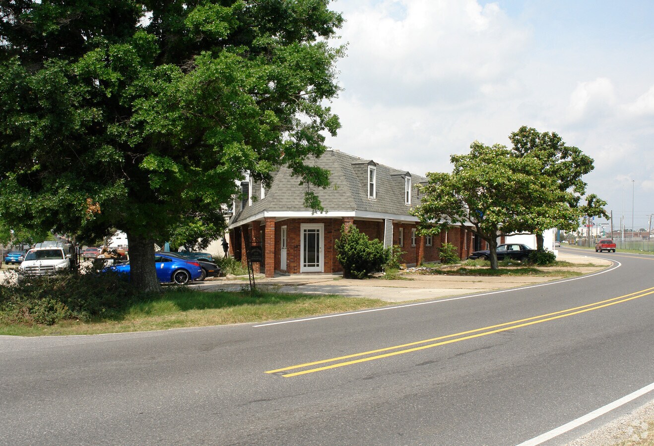 3212 S I10 Service Rd, Metairie, LA 70001