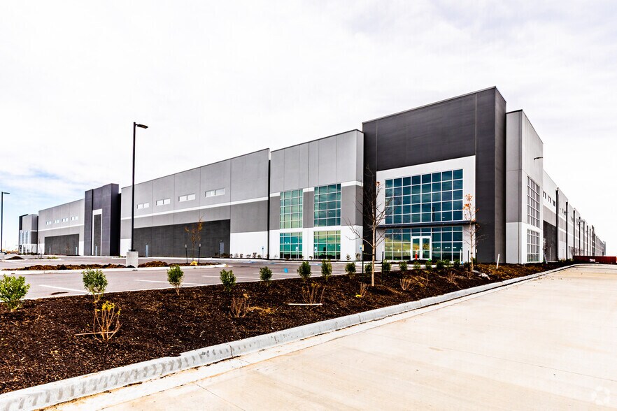 15801 S Green Rd, Olathe, KS for sale - Primary Photo - Image 1 of 1