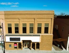 917 Braden Ave, Chariton, IA for lease Building Photo- Image 1 of 21