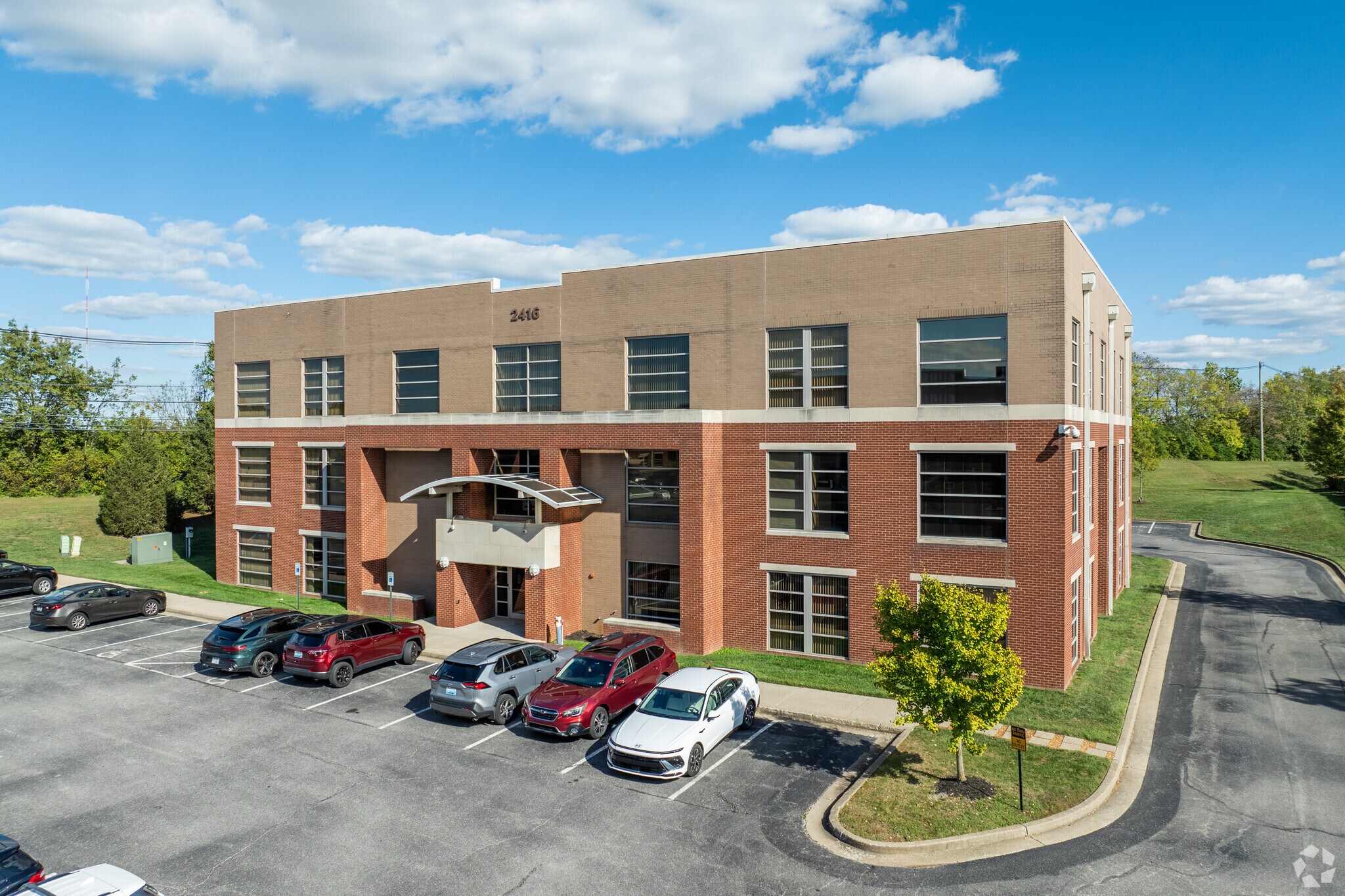 2416 Sir Barton Way, Lexington, KY for sale Primary Photo- Image 1 of 1