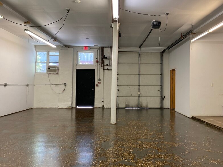 1333 Lee St, Philadelphia, PA for lease - Building Photo - Image 3 of 7