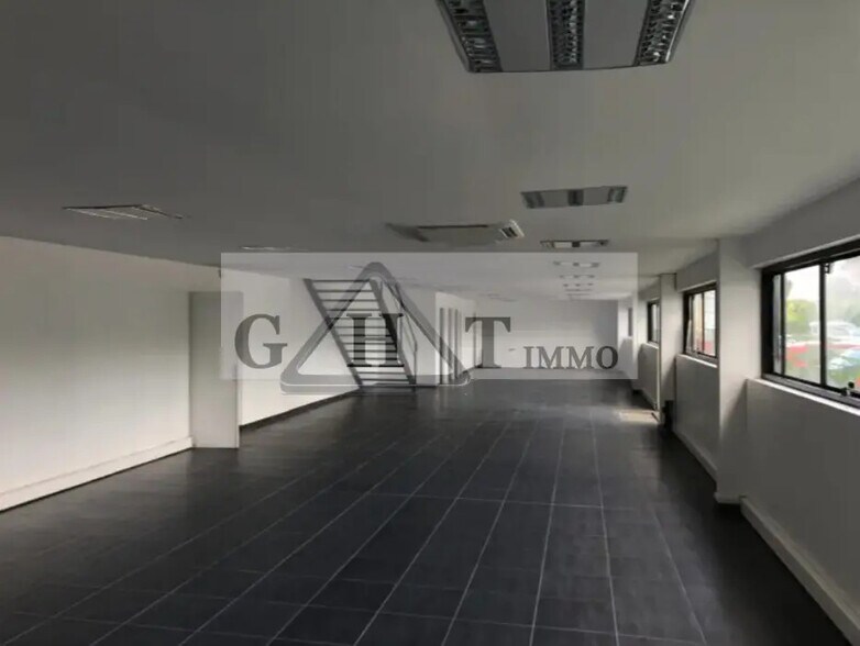 Industrial in Argenteuil for sale - Building Photo - Image 3 of 4