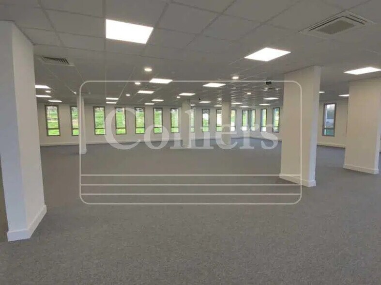 200 Rue Pierre Duhem, Aix-en-Provence for lease - Interior Photo - Image 3 of 7