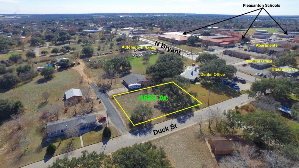 621 Duck St, Pleasanton, TX for sale - Other - Image 1 of 5