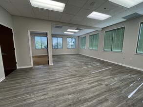 8200 College Pky, Fort Myers, FL for lease Interior Photo- Image 1 of 2