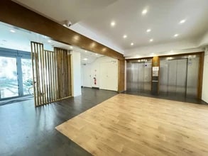 5 Rue Beffroy, Neuilly-sur-Seine for lease Interior Photo- Image 1 of 3