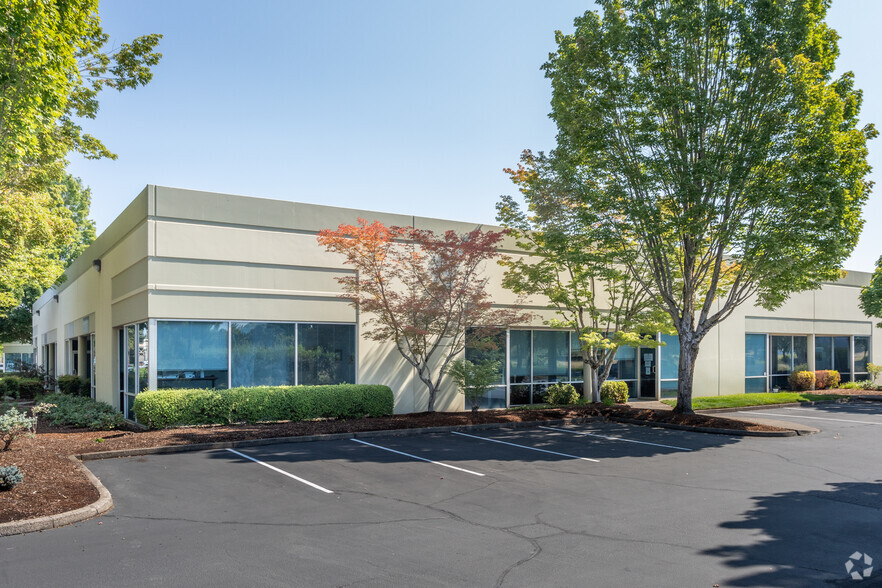 7505 NE Ambassador Pl, Portland, OR for lease - Building Photo - Image 2 of 16