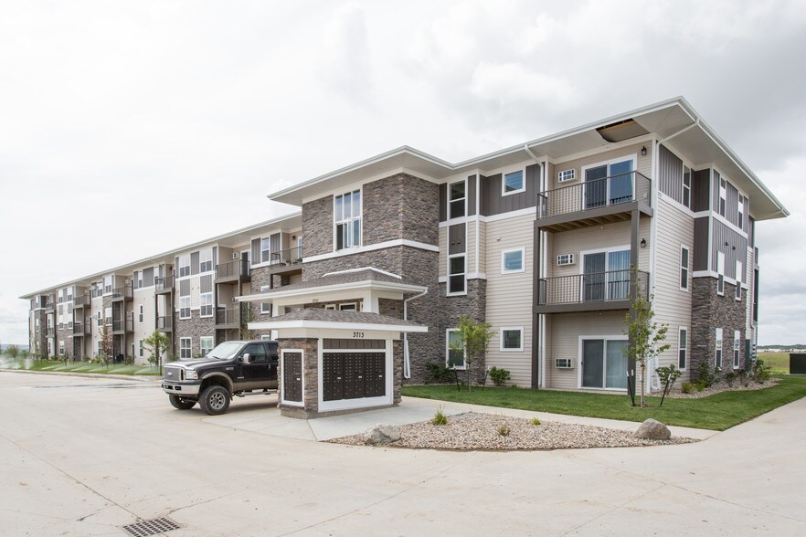 3030 NW Expressway, Oklahoma City, OK 73112 Union Plaza