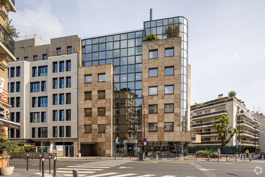 Office in Boulogne-Billancourt for lease - Primary Photo - Image 1 of 2