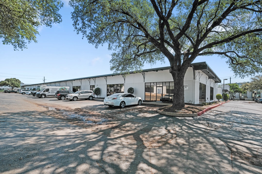 5555 N Lamar Blvd, Austin, TX for lease Building Photo- Image 1 of 24