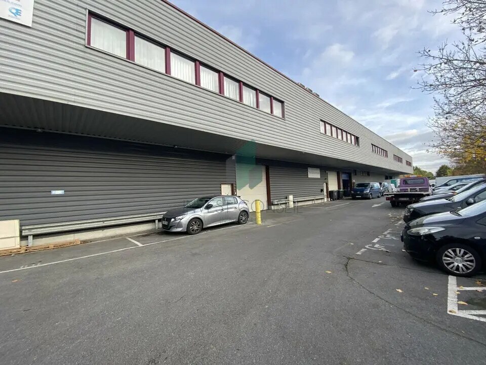 Flex in SAINT-OUEN-L'AUMONE for sale Building Photo- Image 1 of 7