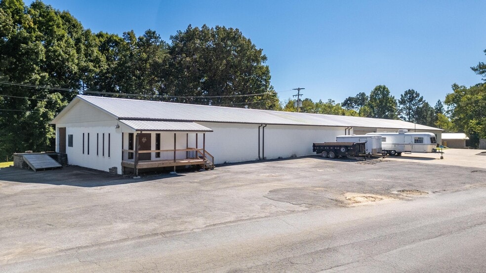 1050 Whisperwood Trl NE, Cleveland, TN for sale - Building Photo - Image 2 of 56