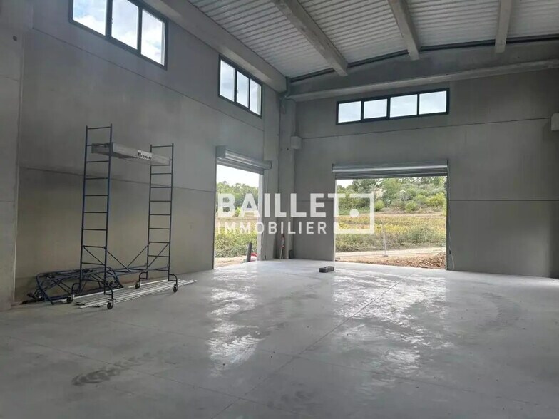 Industrial in Fayence for lease - Interior Photo - Image 2 of 3