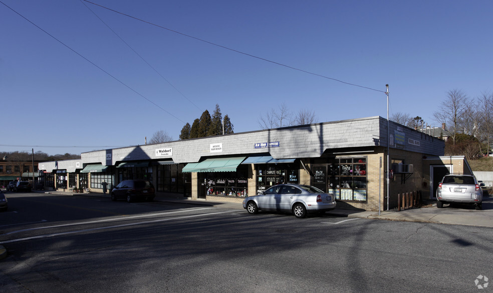 221-239 Robinson St, Wakefield, RI for sale - Primary Photo - Image 1 of 1