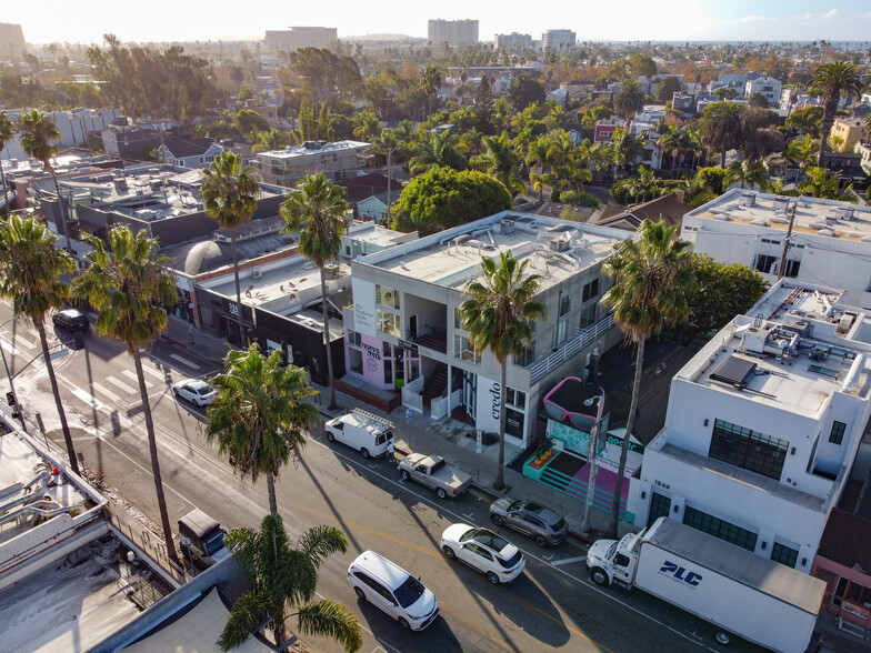 1350-1352 Abbot Kinney Blvd, Venice, CA for lease - Primary Photo - Image 1 of 33