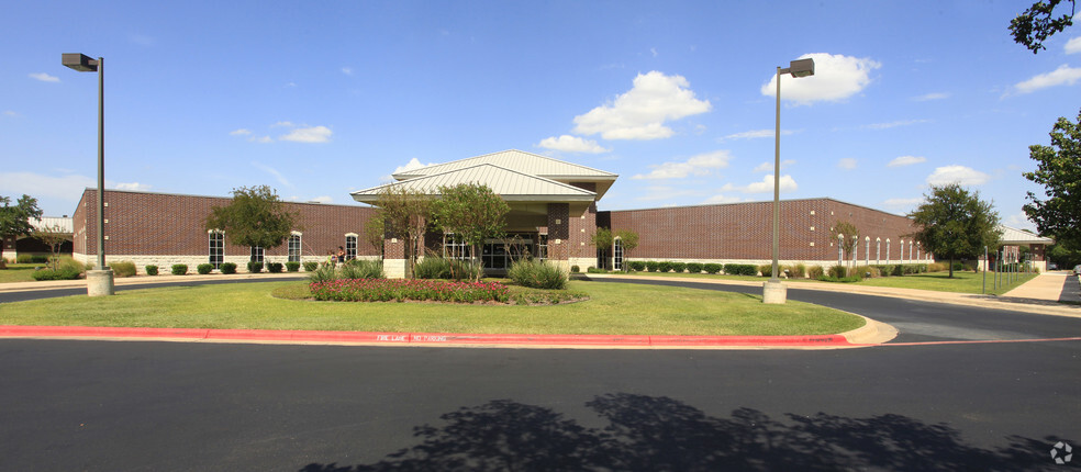 7200 Wyoming Springs Rd, Round Rock, TX for lease - Building Photo - Image 1 of 10