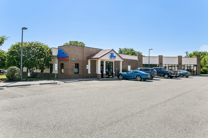 3321 W Mercury Blvd, Hampton, VA for lease - Primary Photo - Image 1 of 6