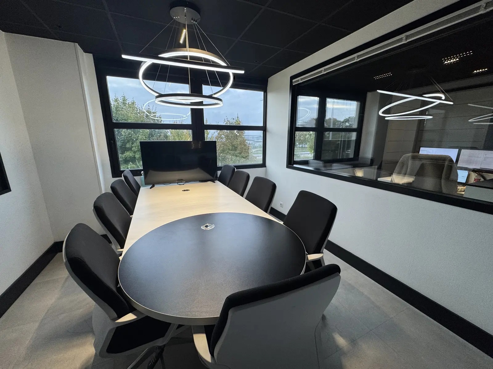 13 Rue Clément Ader, Reims for lease Interior Photo- Image 1 of 9