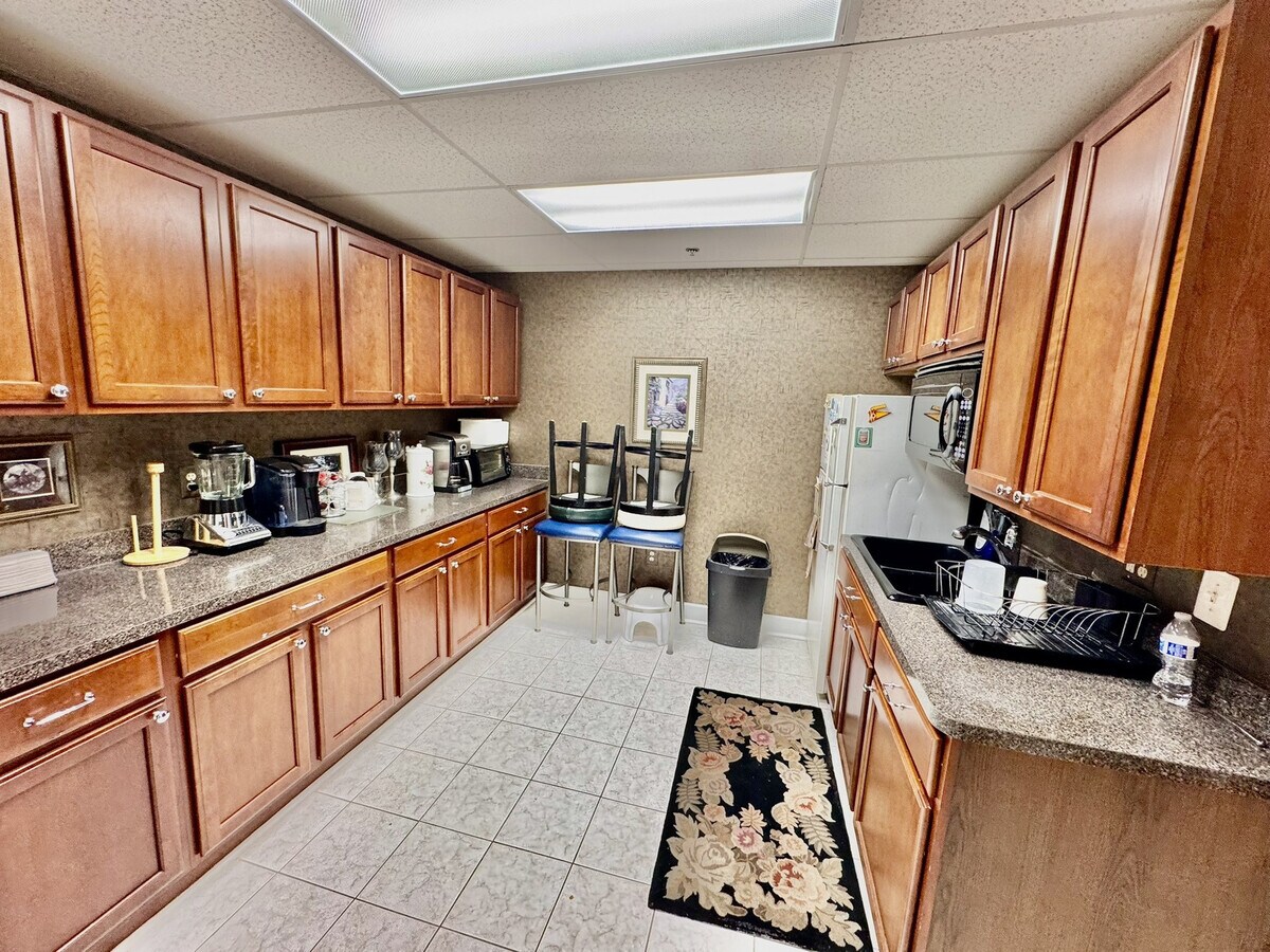 111 Carpenter Dr, Sterling, VA 20164 - Unit K -  - Interior Photo - Image 1 of 5