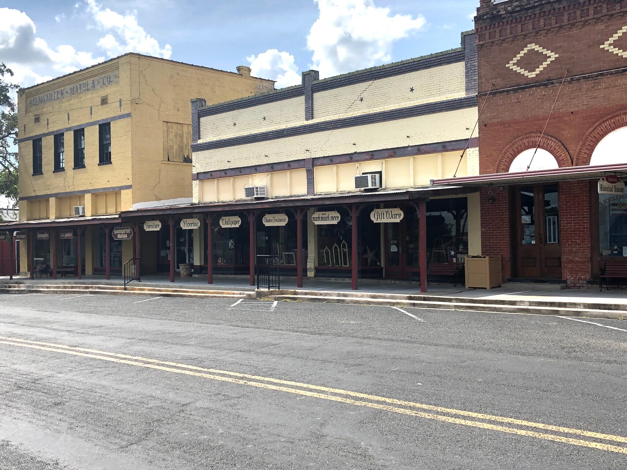 635 N Main St, Schulenburg, TX 78956 635 and 637 N. Main St