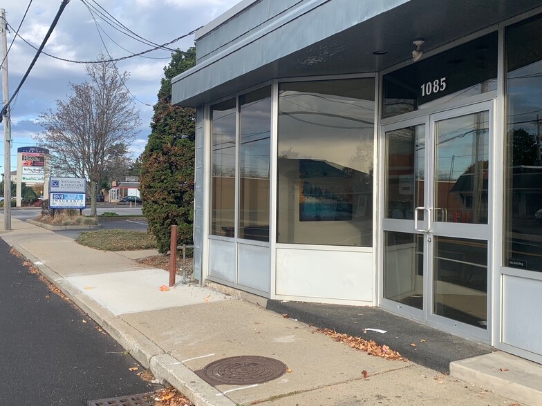 1085 Park Ave, Cranston, RI for lease - Building Photo - Image 1 of 6