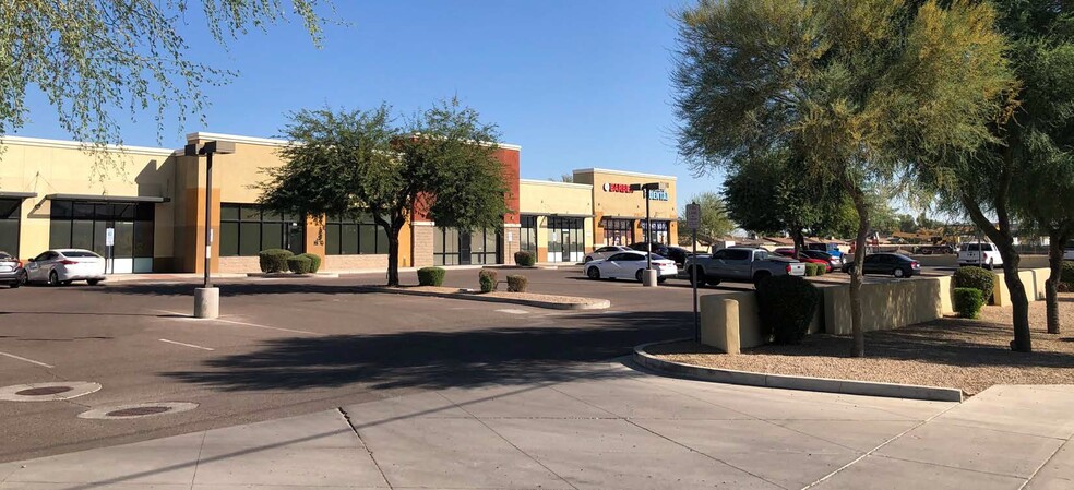 7910 W Thomas Rd, Phoenix, AZ for lease - Primary Photo - Image 1 of 8