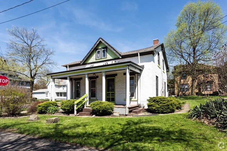 304 Main St N, Navarre, OH 44662