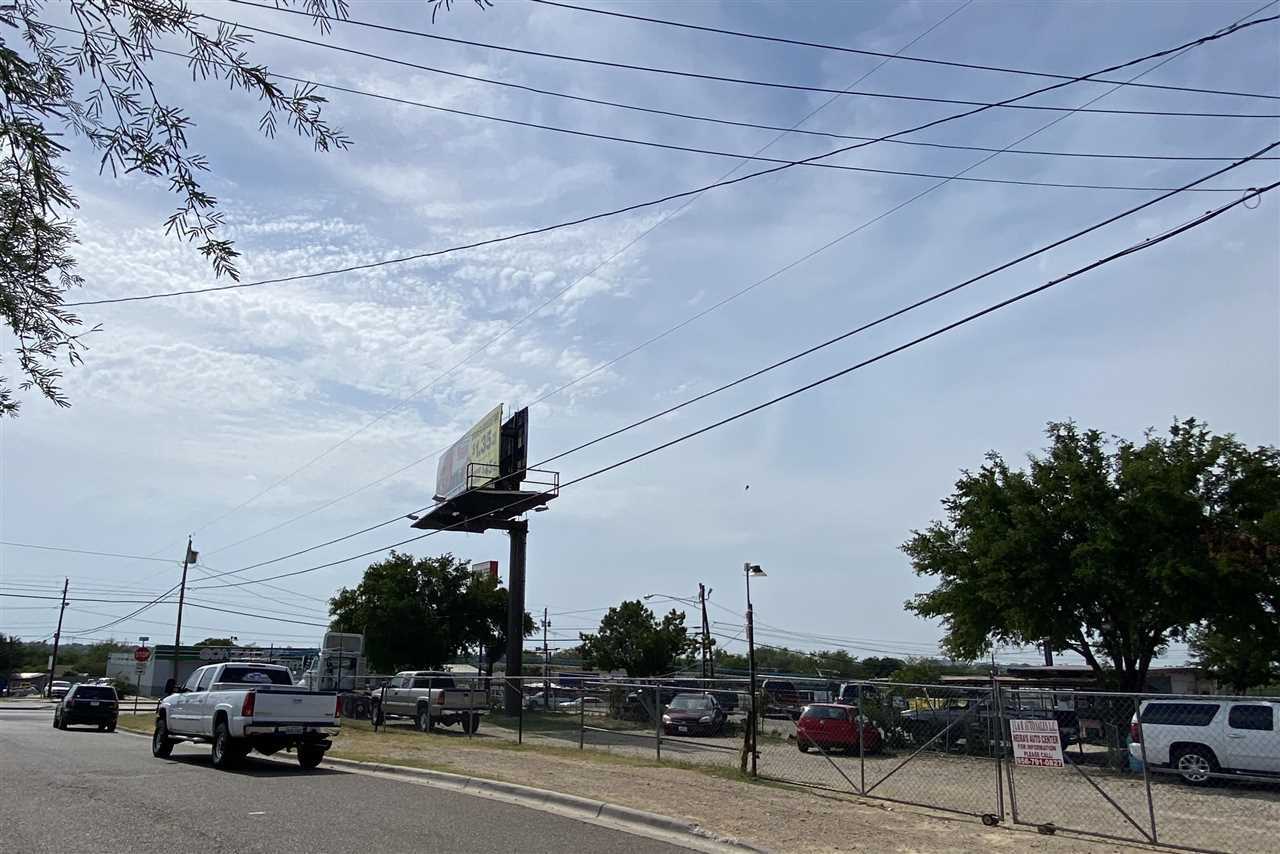 1619 S Zapata Hwy, Laredo, TX 78046