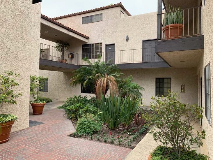 333 N Lantana St, Camarillo, CA for lease - Building Photo - Image 3 of 4