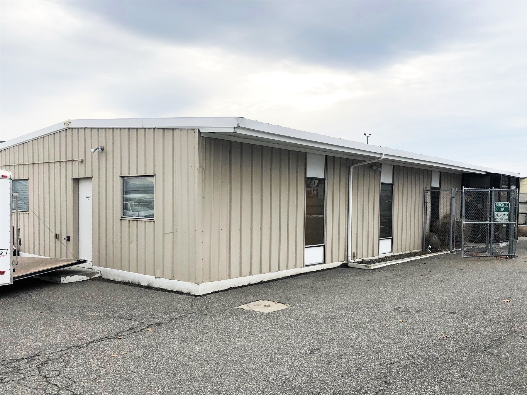 536 W Deschutes Ave, Kennewick, WA for lease Building Photo- Image 1 of 7