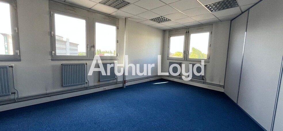 Office in Caen for sale - Building Photo - Image 2 of 6