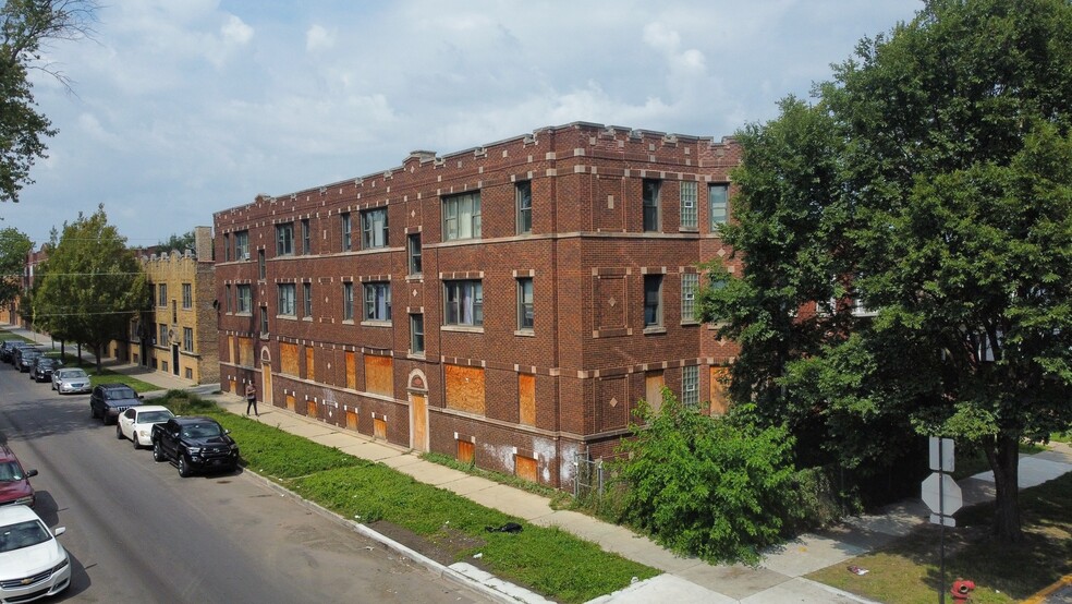 2838 W 64th St, Chicago, IL for sale - Building Photo - Image 1 of 1