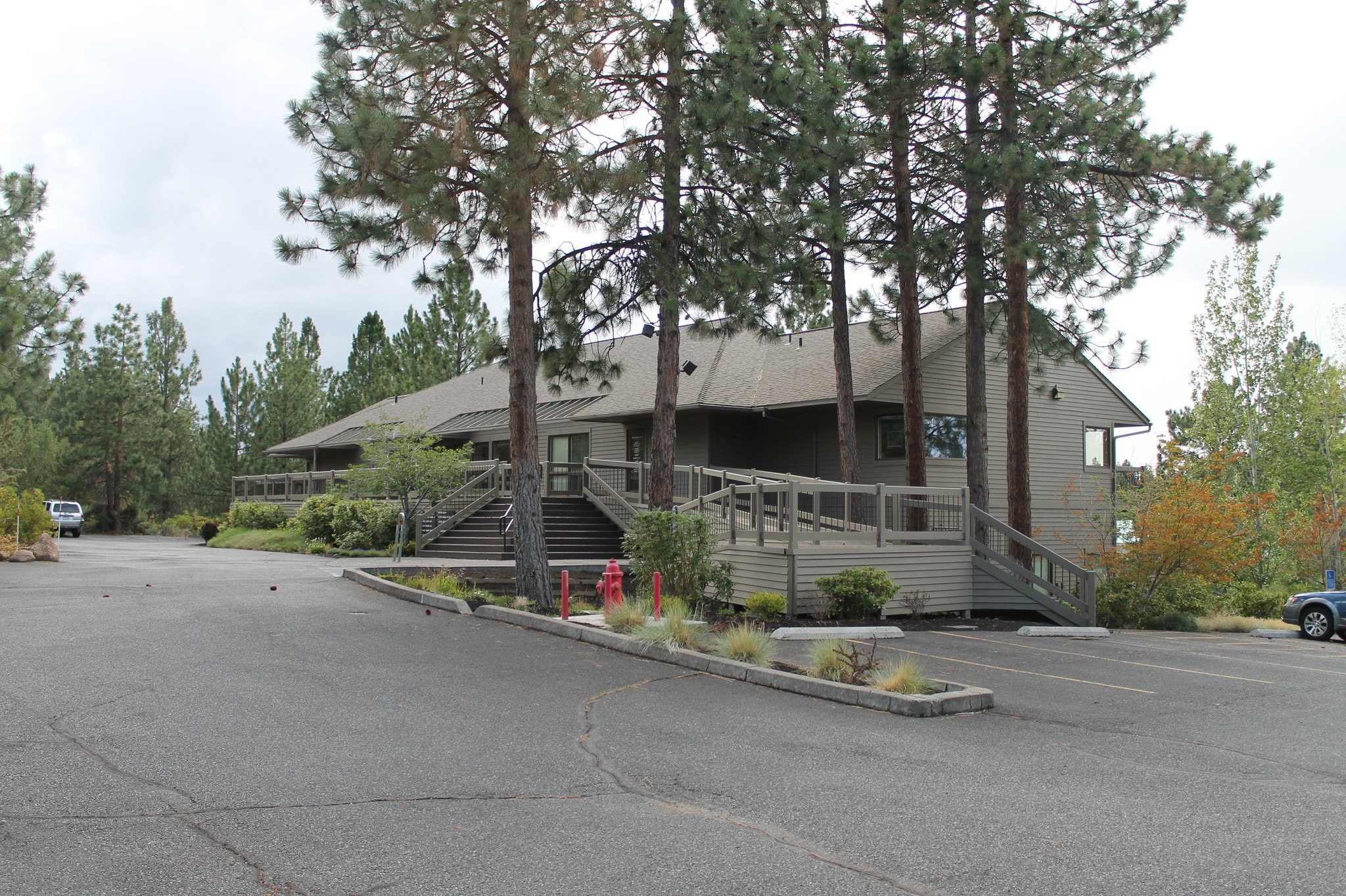 19800-19875 Village Office Ct, Bend, OR for lease Building Photo- Image 1 of 4