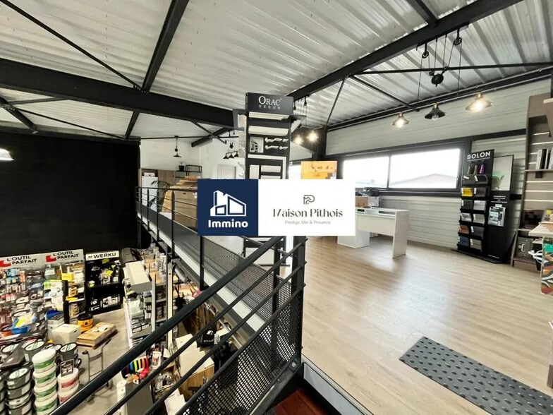 Retail in Brignoles for lease - Interior Photo - Image 2 of 5