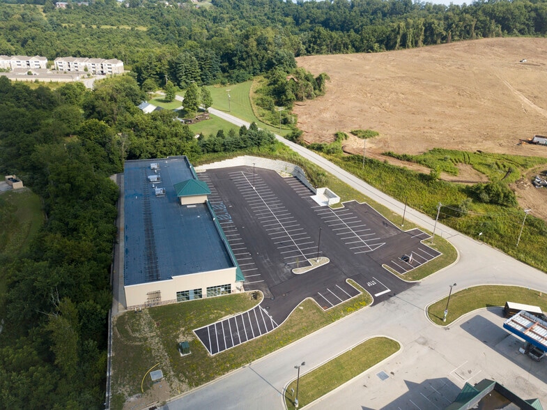 2000 Park Place Dr, Washington, PA for lease - Building Photo - Image 2 of 74