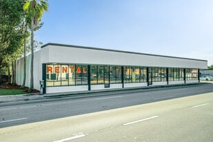 Unique Showroom - Automotive Property