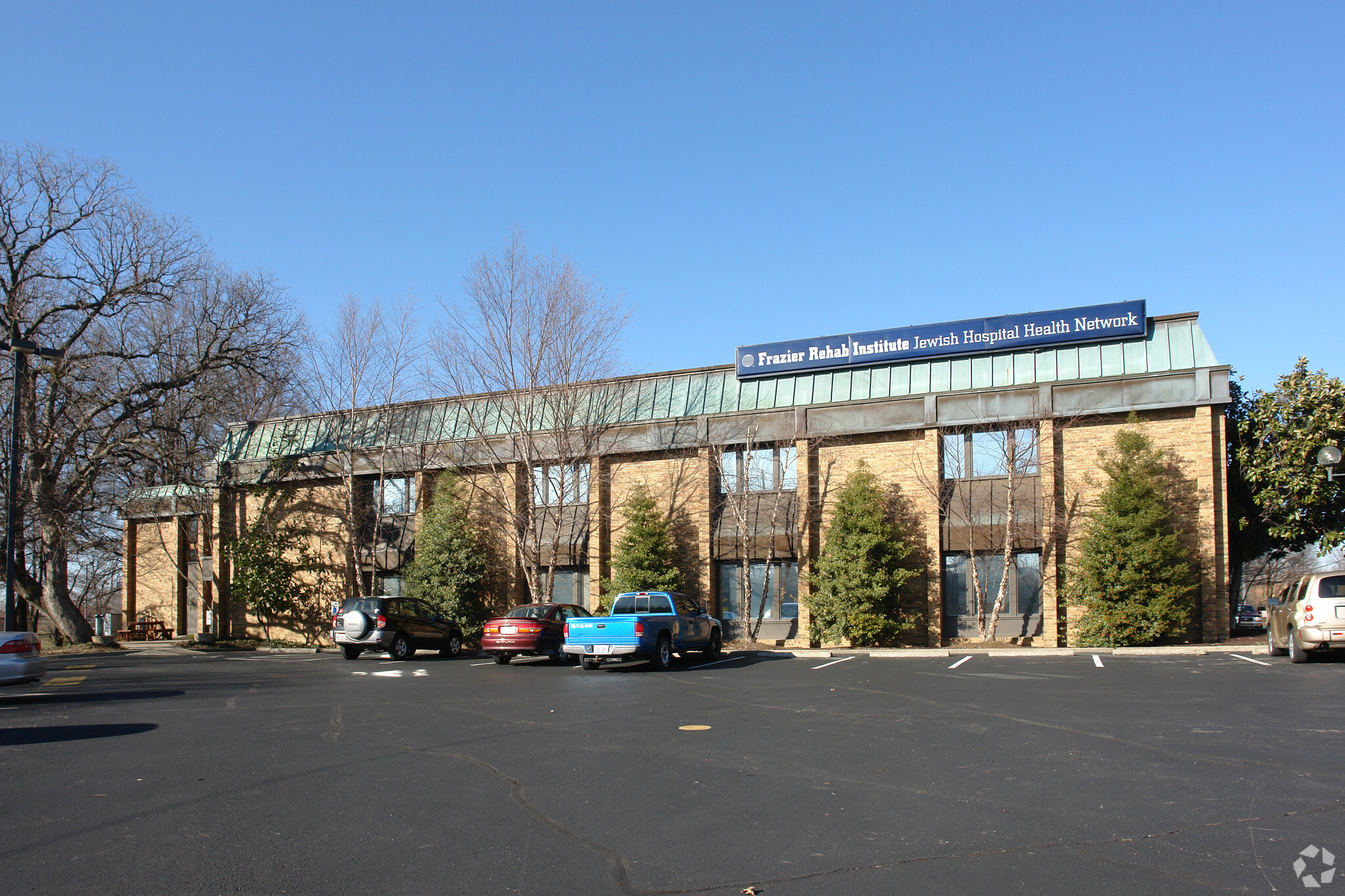 100 High Rise Dr, Louisville, KY for sale Primary Photo- Image 1 of 1