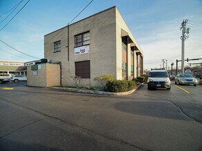 61 Amity Rd, New Haven, CT for lease Interior Photo- Image 2 of 2