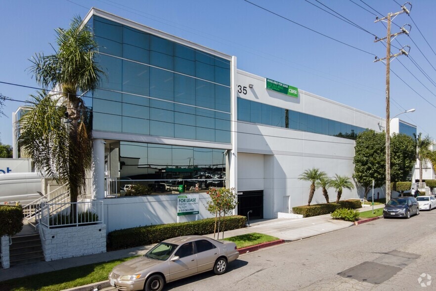 8701 Bellanca Ave, Los Angeles, CA for lease - Building Photo - Image 2 of 2