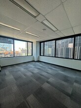 180 Dundas St W, Toronto, ON for lease Interior Photo- Image 1 of 7
