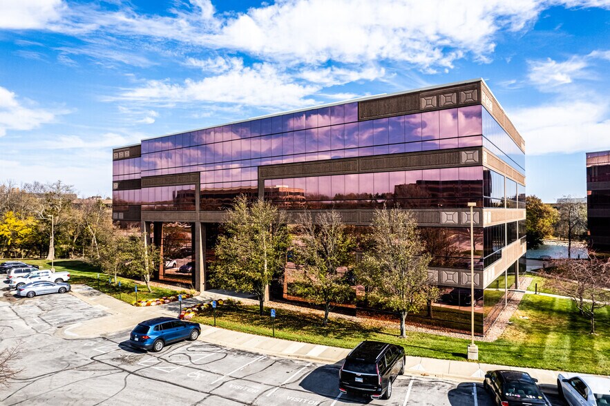 7450 W 130th St, Overland Park, KS for sale - Primary Photo - Image 1 of 1