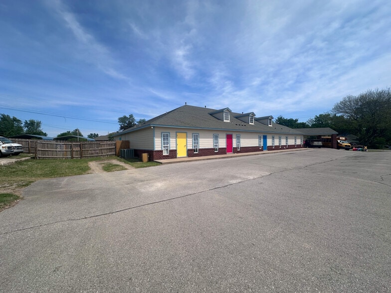 710 W Broadway St, Collinsville, OK for sale - Building Photo - Image 3 of 58