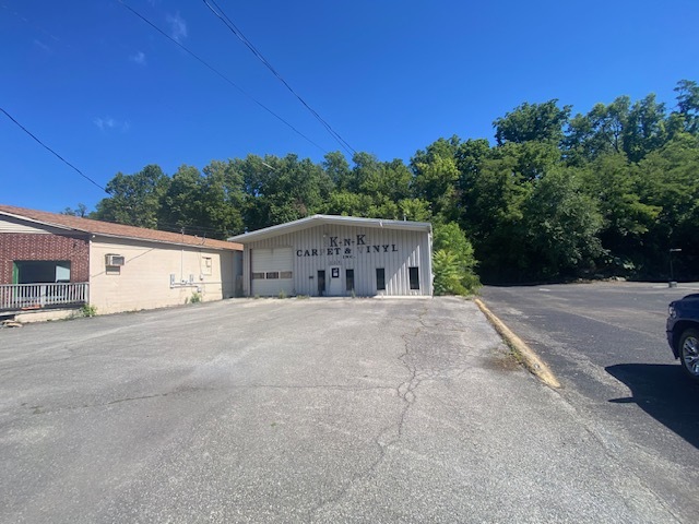 627 E Main St, Pulaski, VA for sale - Primary Photo - Image 1 of 11