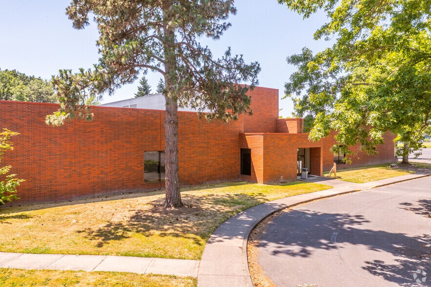 26600 SW Parkway Ave, Wilsonville, OR for lease - Building Photo - Image 3 of 7