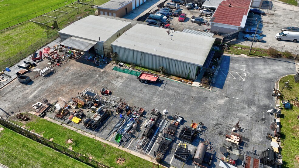 210 Bay St Ne, Fairburn, GA for sale - Building Photo - Image 1 of 1