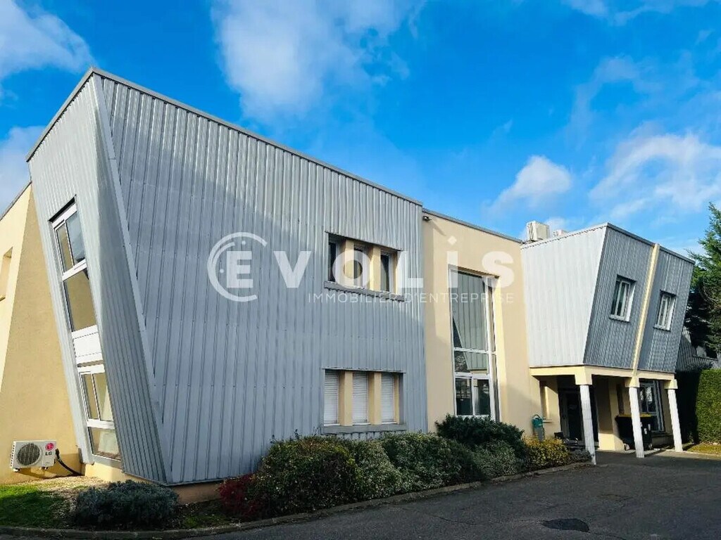 Location Bureaux 256 m² - Photo 1