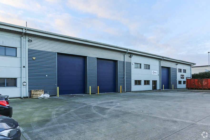 Express Way, Normanton for sale - Building Photo - Image 2 of 2