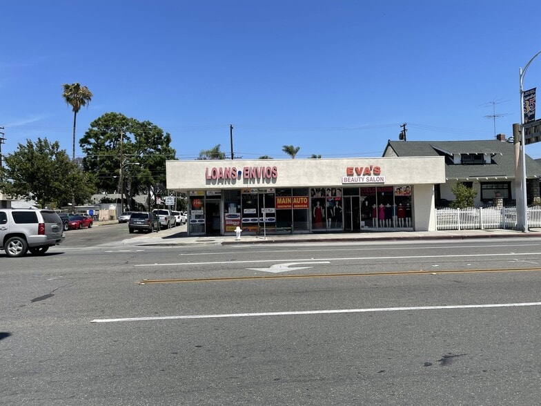 1423-1425 N Main St, Santa Ana, CA for lease - Building Photo - Image 2 of 12