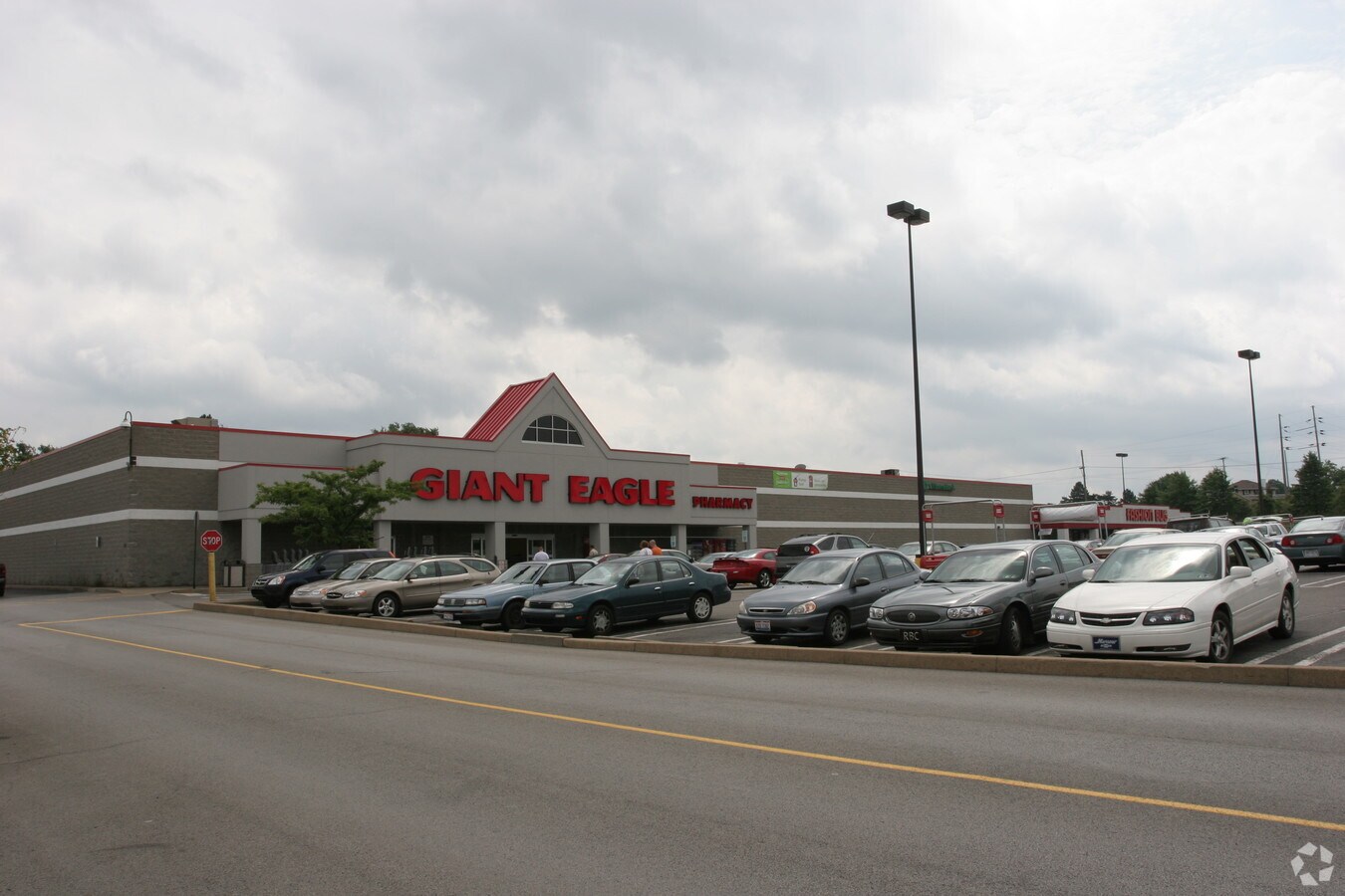 2652 Darlington Rd, Beaver Falls, PA 15010