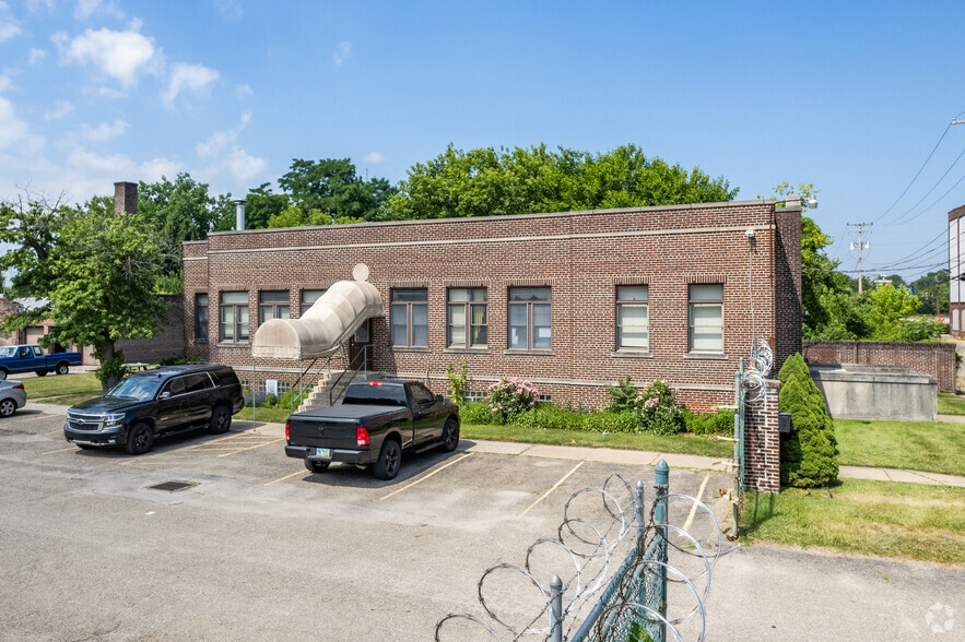 148 E Miller Ave, Akron, OH for sale - Primary Photo - Image 1 of 6